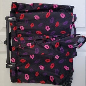 TORRID Sleep Shorts, Size 2 💋 😘 Print with Black Lace Side Bottoms like New